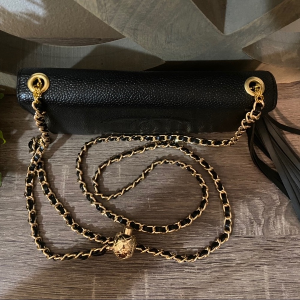 CHANEL Black Leather Clutch with Gold Chain - Picture 5 of 15